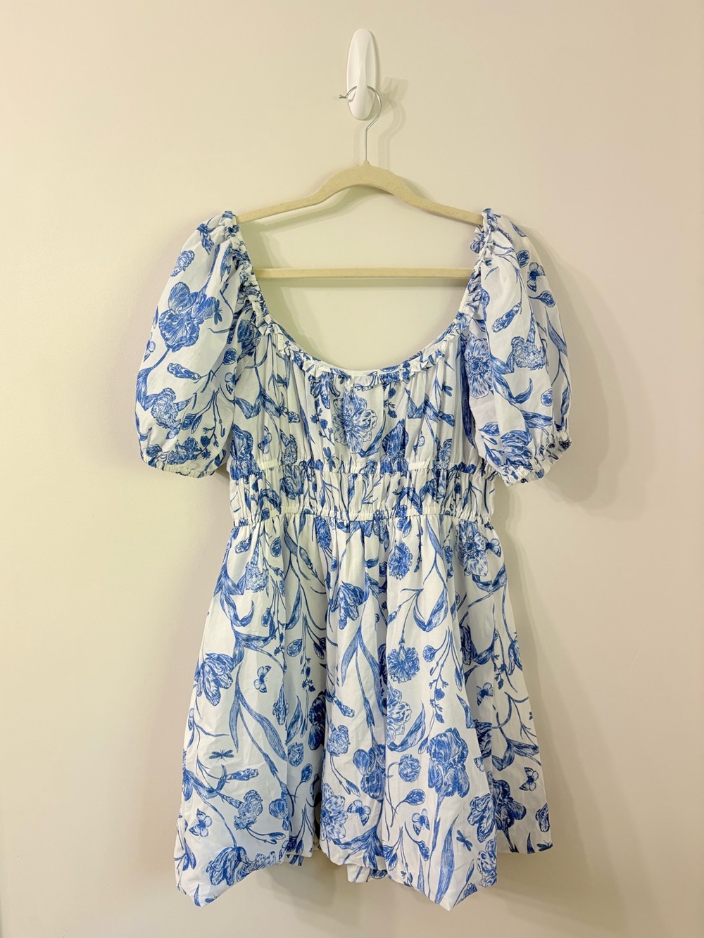 H&M White and Blue Floral Puff Sleeve Mini Dress - Picture 4 of 5